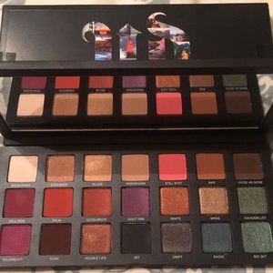 Urban decay eyeshadow palette